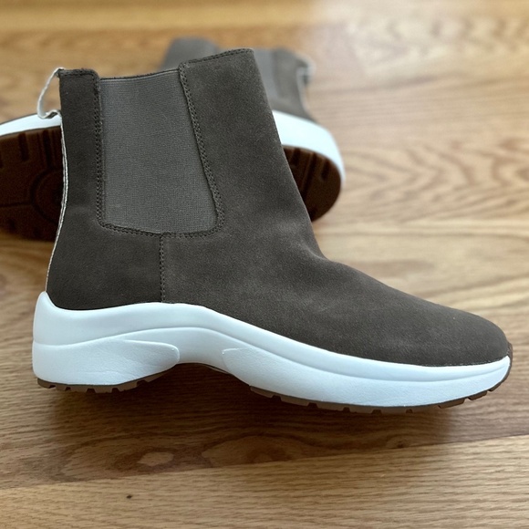 Lauren Ralph Lauren NWT Rylee Suede Slip On Sneaker Boot (8) - Picture 8 of 16